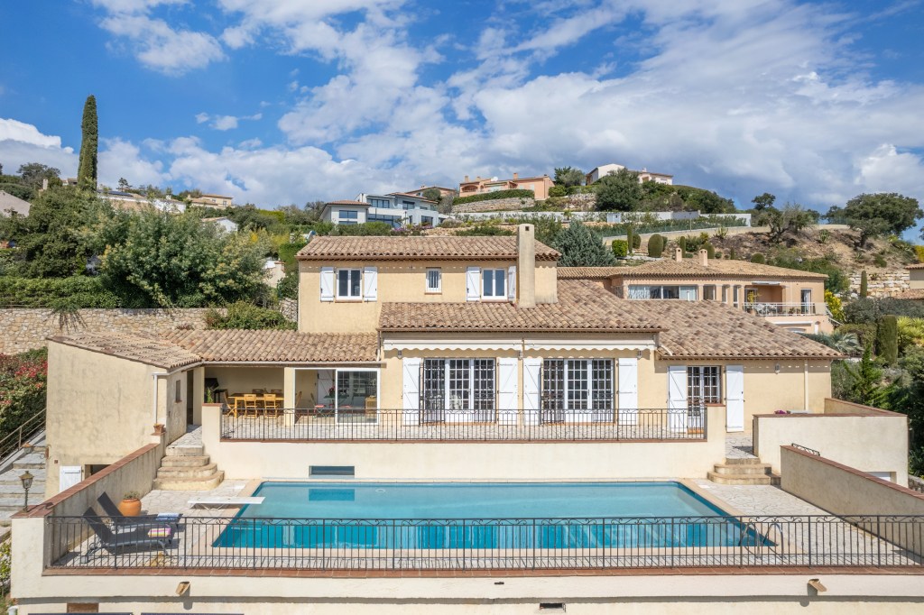 VENDU - 990 000 € / Villa vue mer avec piscine et vue panoramique sur l'Estérel DJI 0203 HDR 1024x682