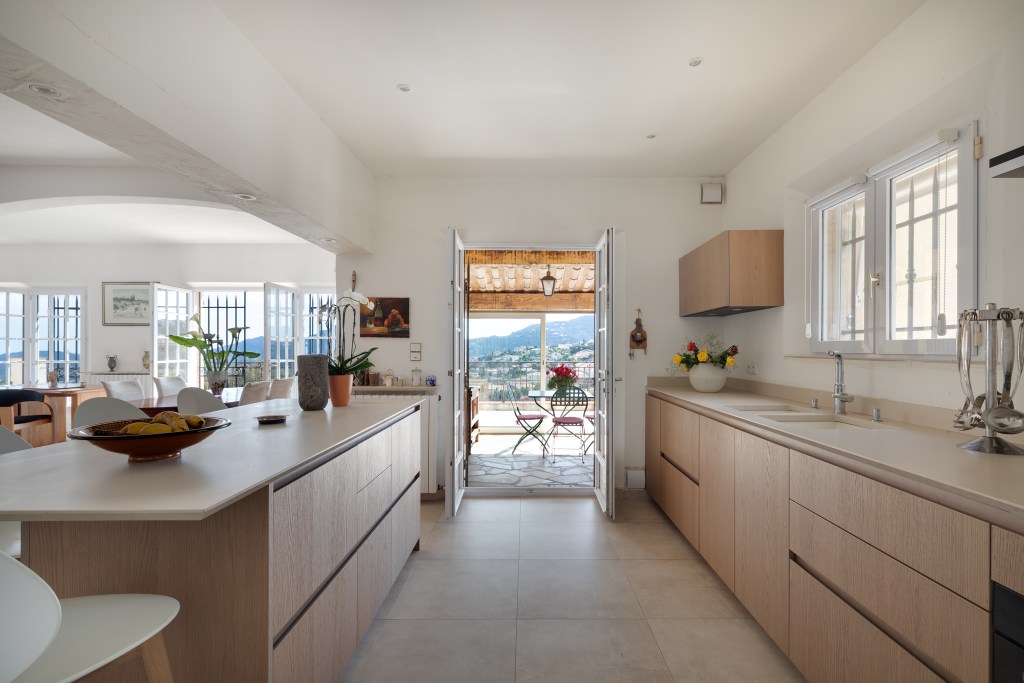 VENDU - 990 000 € / Villa vue mer avec piscine et vue panoramique sur l'Estérel IMG 6533HDR 1024x683
