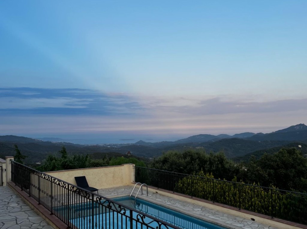 VENDU - 990 000 € / Villa vue mer avec piscine et vue panoramique sur l'Estérel WhatsApp Image 2025 04 09 A 21.01.20 Ebe2a89f 1024x764