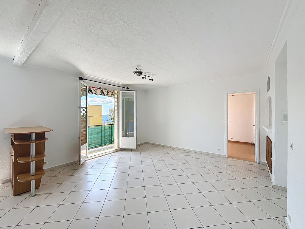 VENDU- Appartement 2 pièces à vendre à Grasse 39 m² avec balcon, cave et option parking Grasse Appartement Avec Cave Et Parking 1024x768