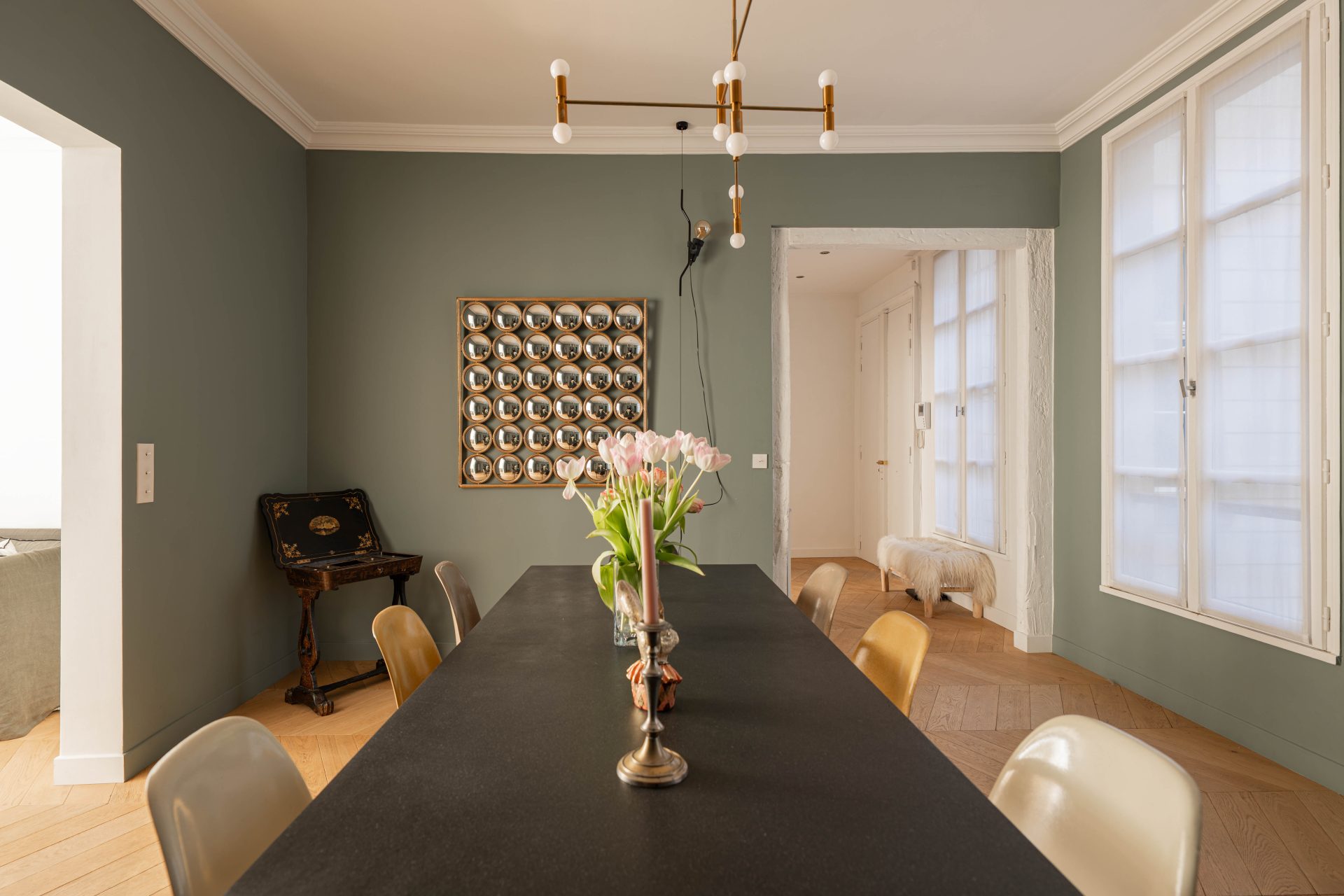 1 790 000 € - Paris 1er • Vendôme / Saint-Honoré • 114 m² avec terrasse salle a manger design antiquites paris 1