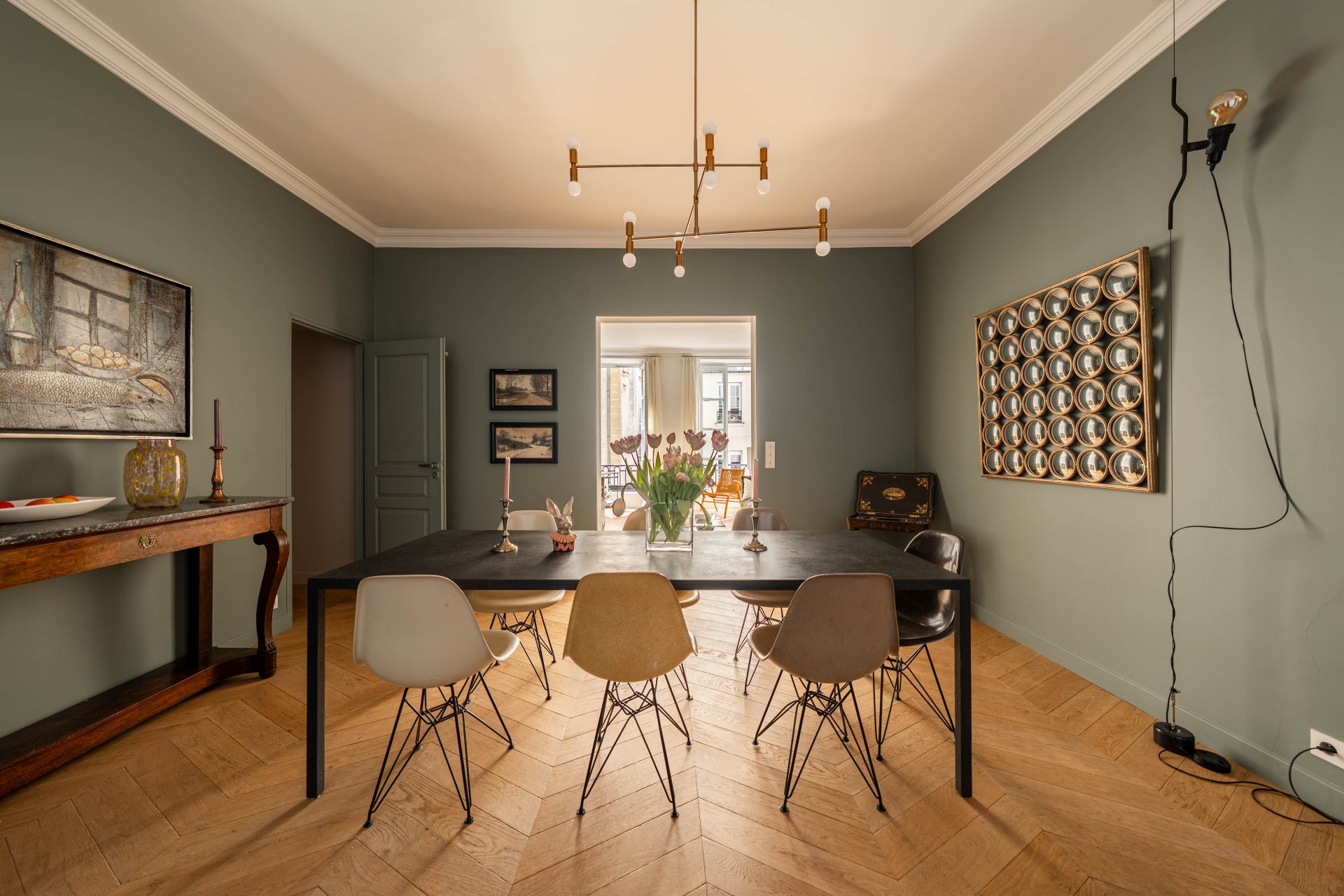 1 790 000 € - Paris 1er • Vendôme / Saint-Honoré • 114 m² avec terrasse salle a manger design contemporain antiquites paris 1