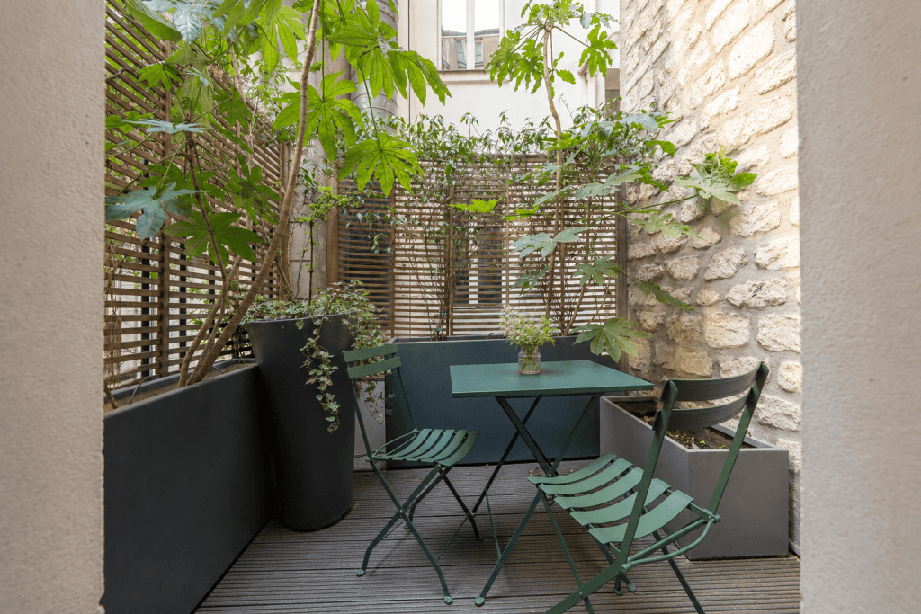 1 995 000 € - Paris 1er - Vendôme / Saint-Honoré - 114 m² with terrace Terrasse végétalisée au calme dans un appartement situé à Paris 1 près de Saint-Honoré